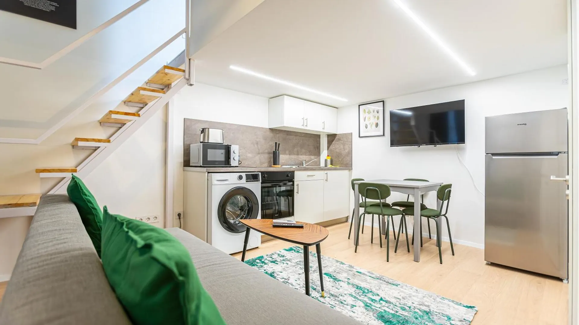 Cute Gallery Flat In Budapest, Summer 0*, Budapest Hungary
